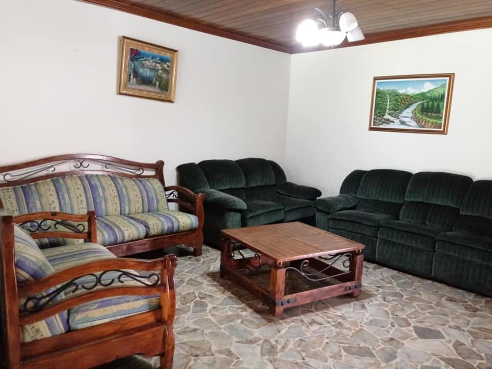 Hotel Alamo Internacional Сан Салвадор Екстериор снимка